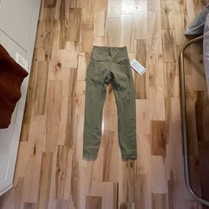 Lululemon wunder under HR right 25” FLux